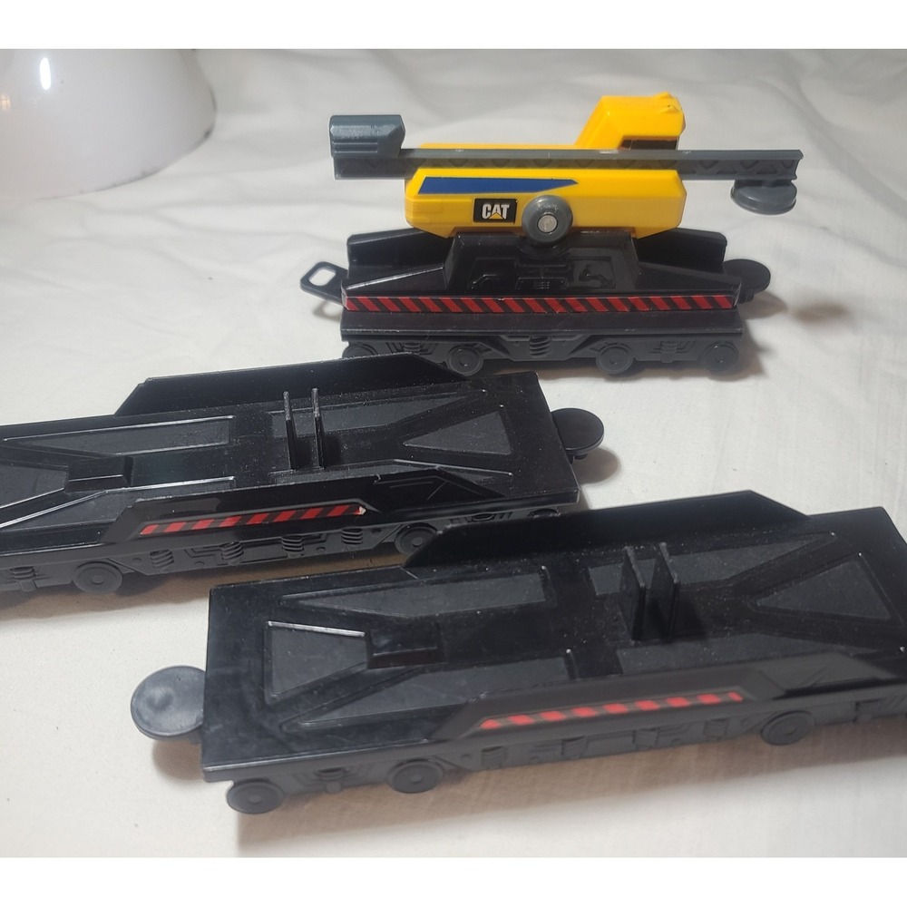 Caterpillar CAT Toy Train Cars Set of 3 Crane and Flatbeds Black Yellow